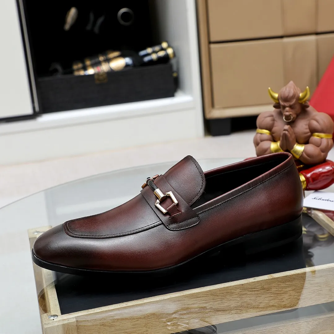 Men's shoes 💰460 🔥Ferragamo's new men's casual slip-on shoes🇨🇳Official website original 1:1 mold, original quality💯Fine workmanship, high-end luxury☘The upper is made of imported Italian first-layer cowhide🌴Luxurious water dyeing🐂Leather lining🍓Rubber wear-resistant and non-slip outsole, breathable and comfortable to wear🍍The first choice for high-grade men, 5 colors available! Code number 38-44 (45.46. Customized)